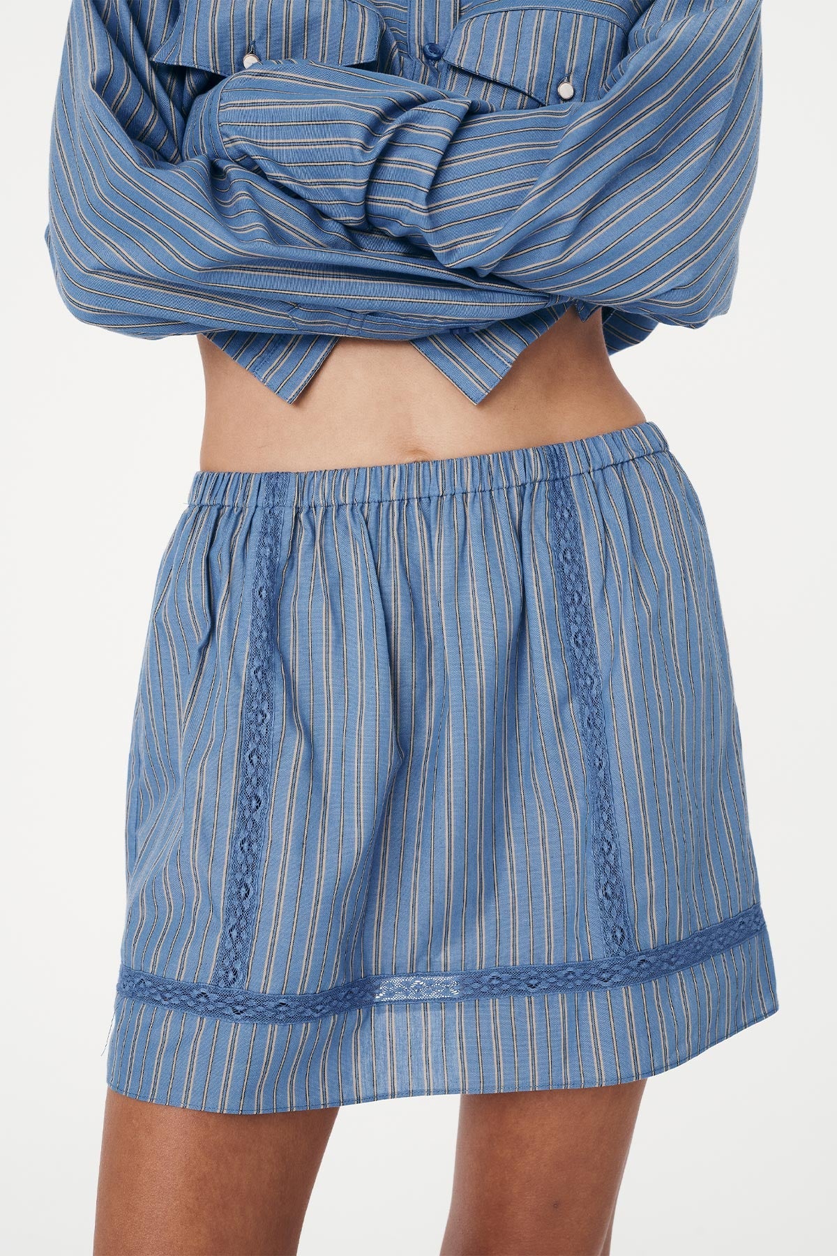 Suri Lace Mini Skirt